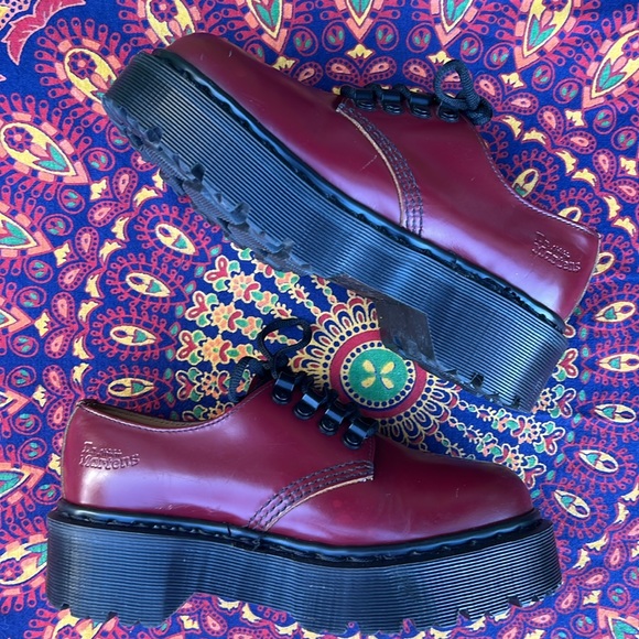 🏴󠁧󠁢󠁥󠁮󠁧󠁿 Vintage MIE Dr. Martens Red Tunnel Eye Platform Oxfords UK 4 - Picture 3 of 17